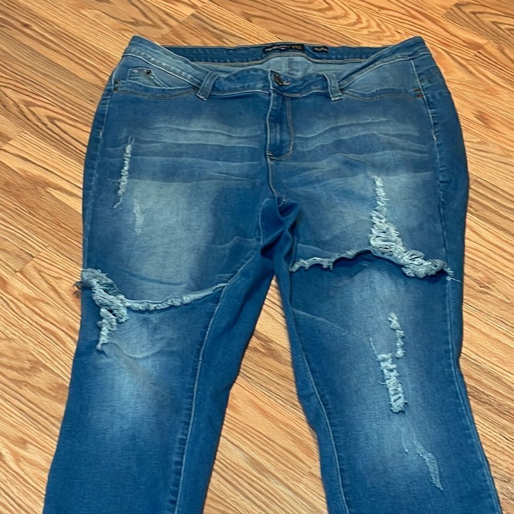YMI WannaBettaButt, distressed jeans, mid rise, 18 - Picture 2 of 10